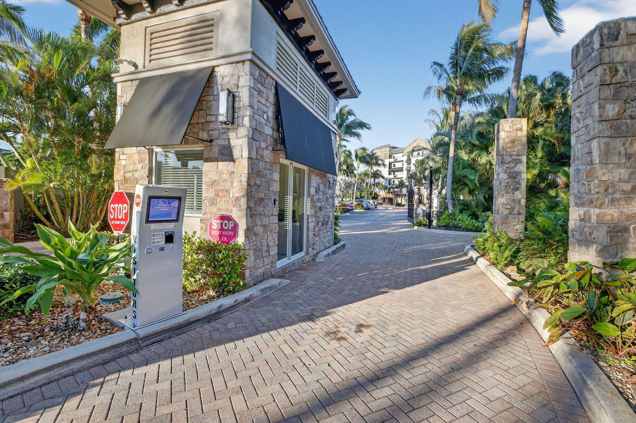 DELRAY HARBOR CLUB CONDO - Residential