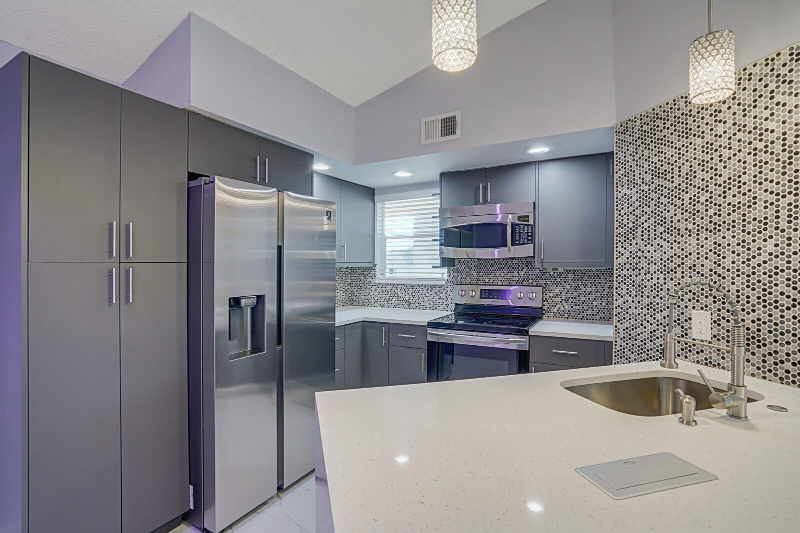 PONTE VERDE AT PALM BEACH LAKES CONDO - Residential Lease