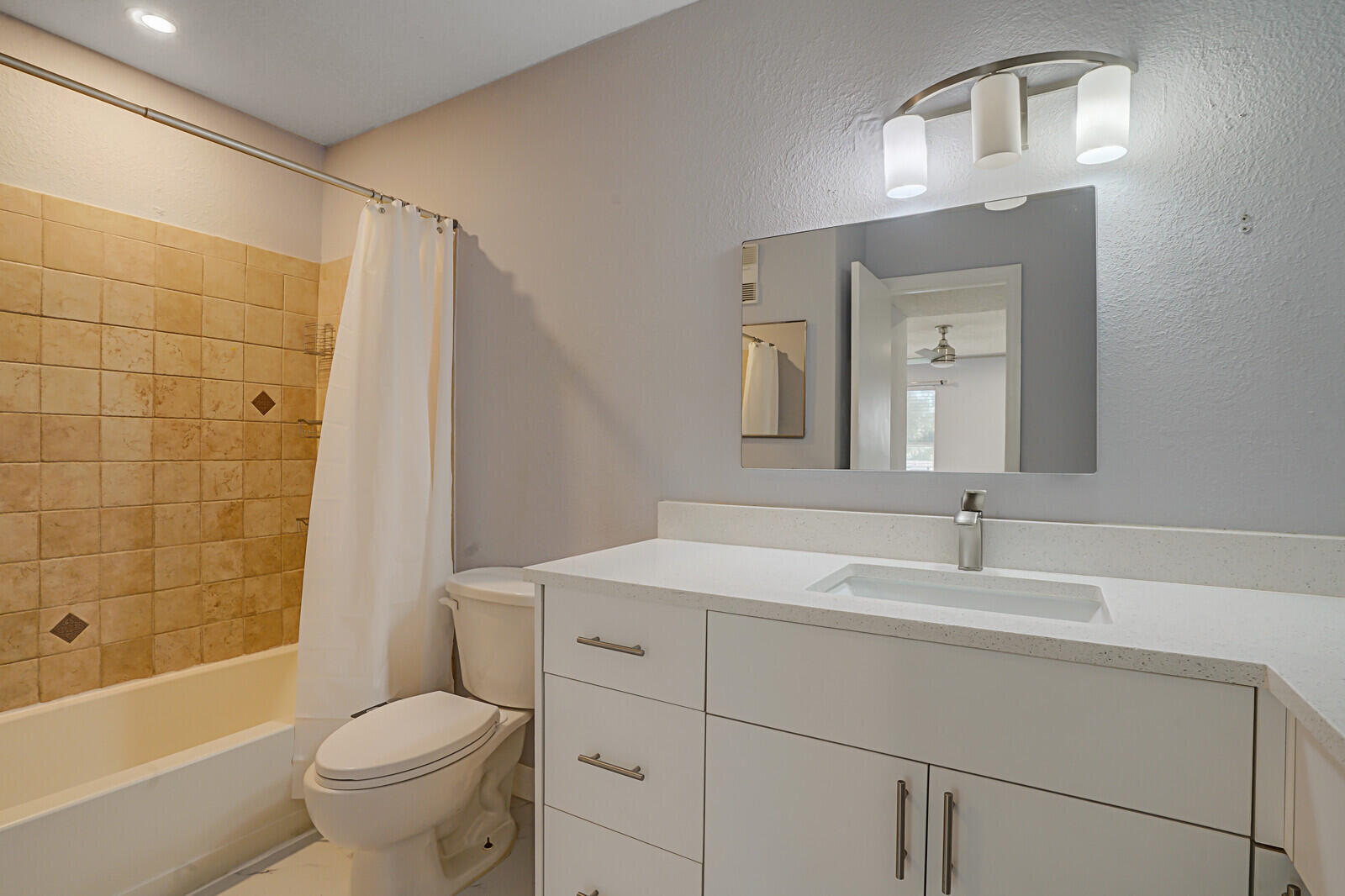 PONTE VERDE AT PALM BEACH LAKES CONDO - Residential Lease