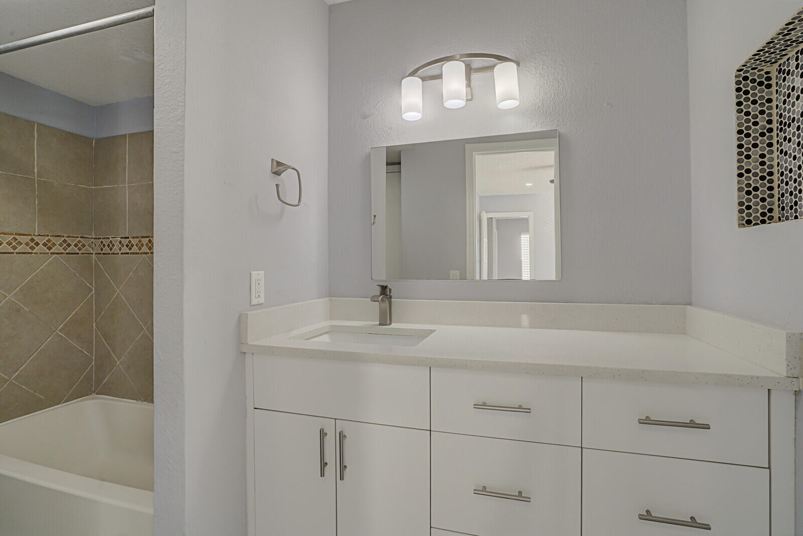 PONTE VERDE AT PALM BEACH LAKES CONDO - Residential Lease