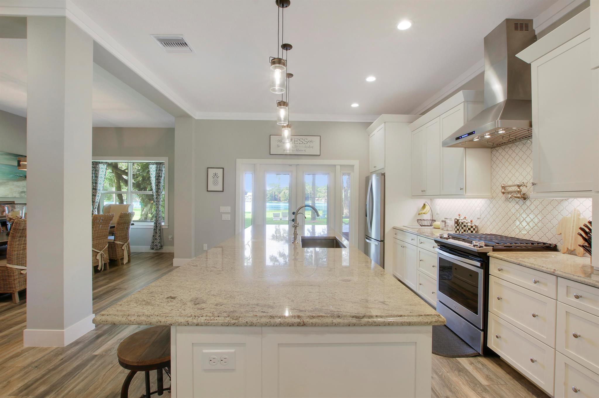 SQUARE LAKE - Residential