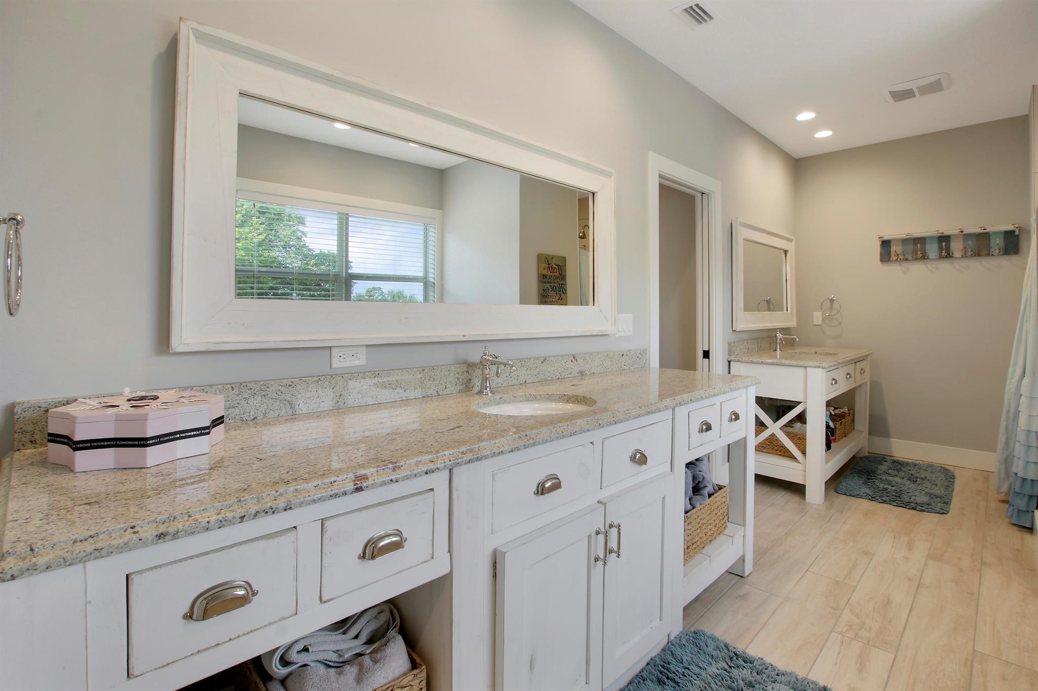 SQUARE LAKE - Residential