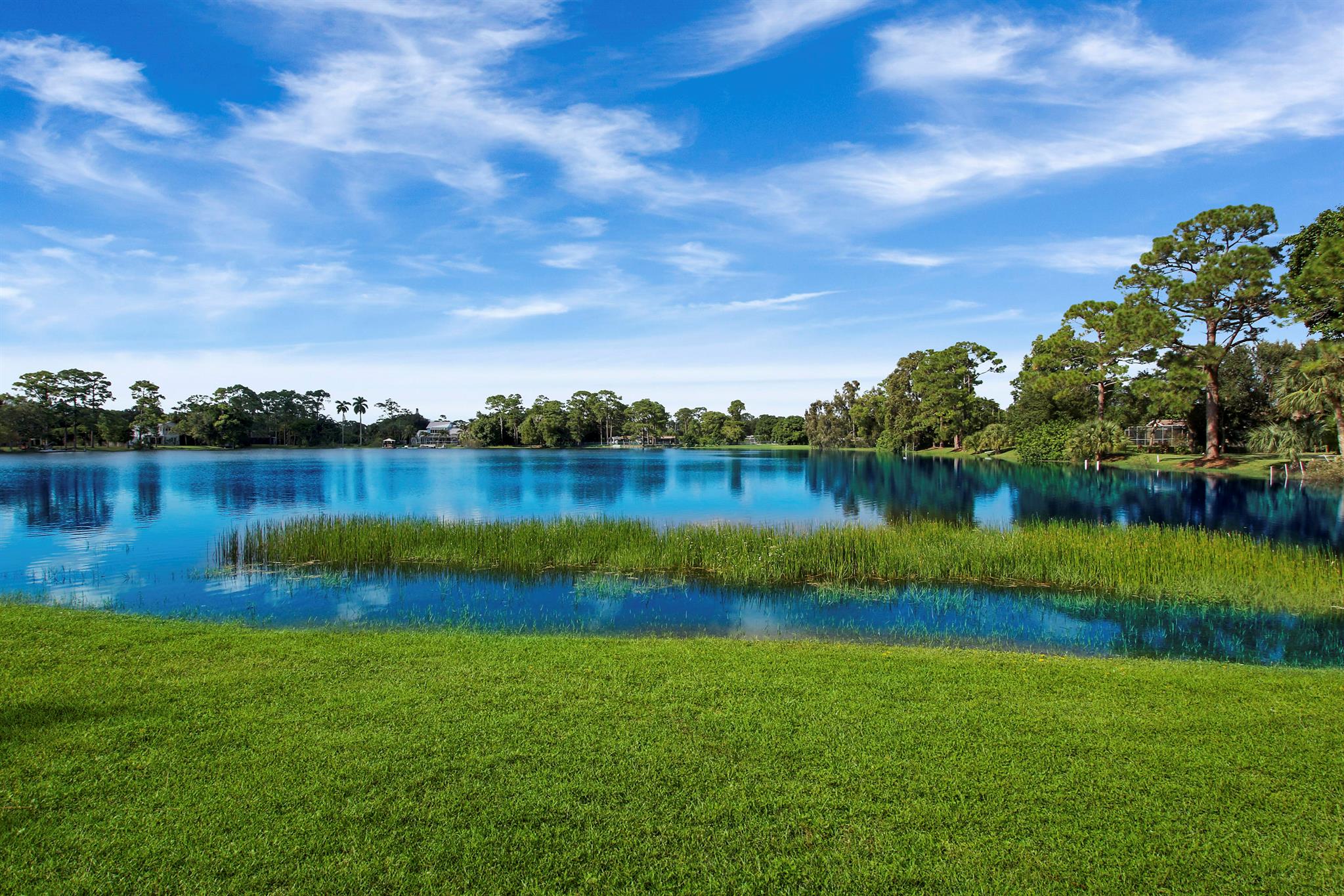 SQUARE LAKE - Residential