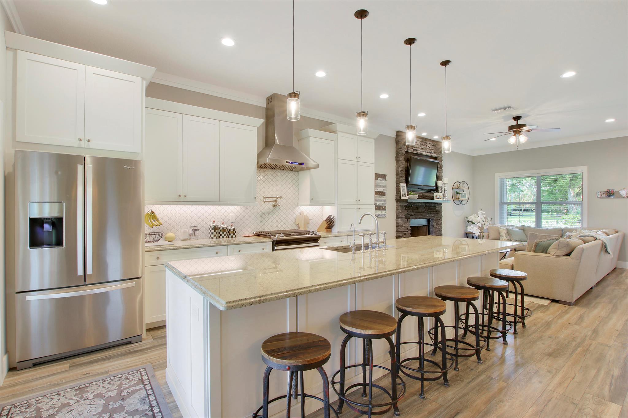 SQUARE LAKE - Residential