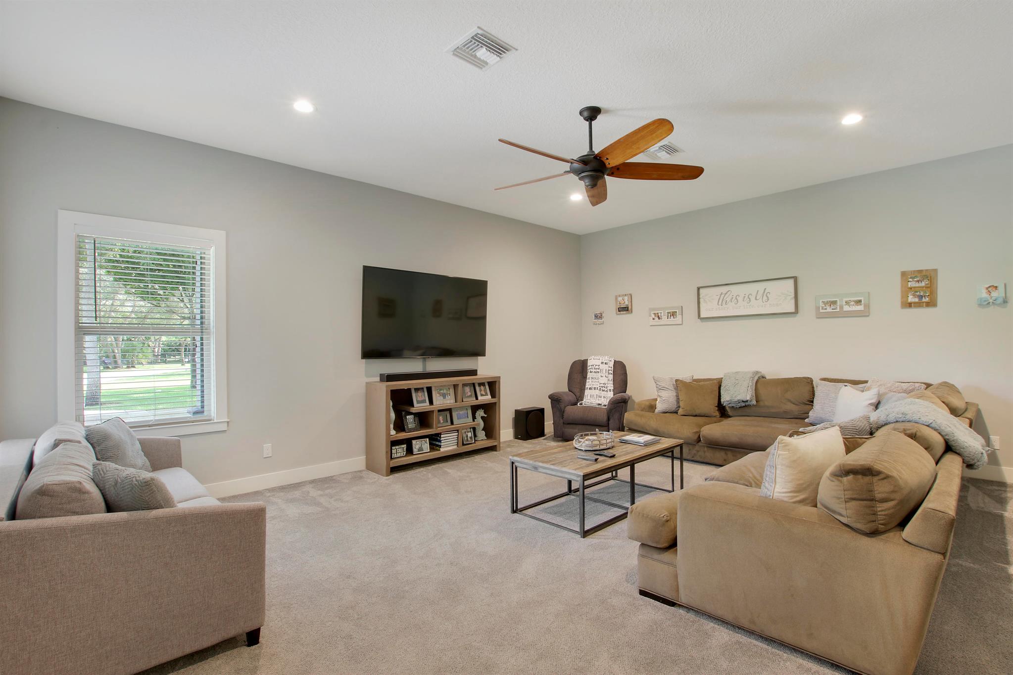 SQUARE LAKE - Residential