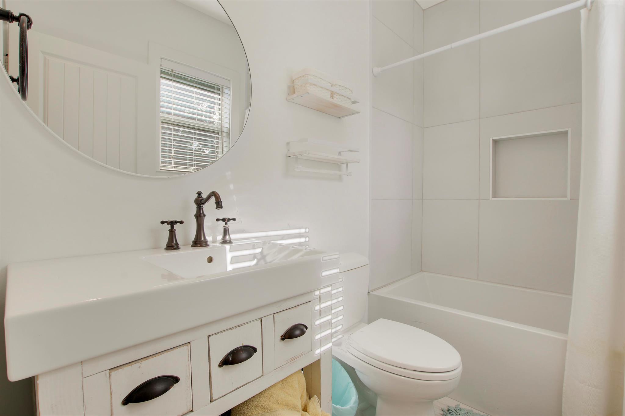 SQUARE LAKE - Residential