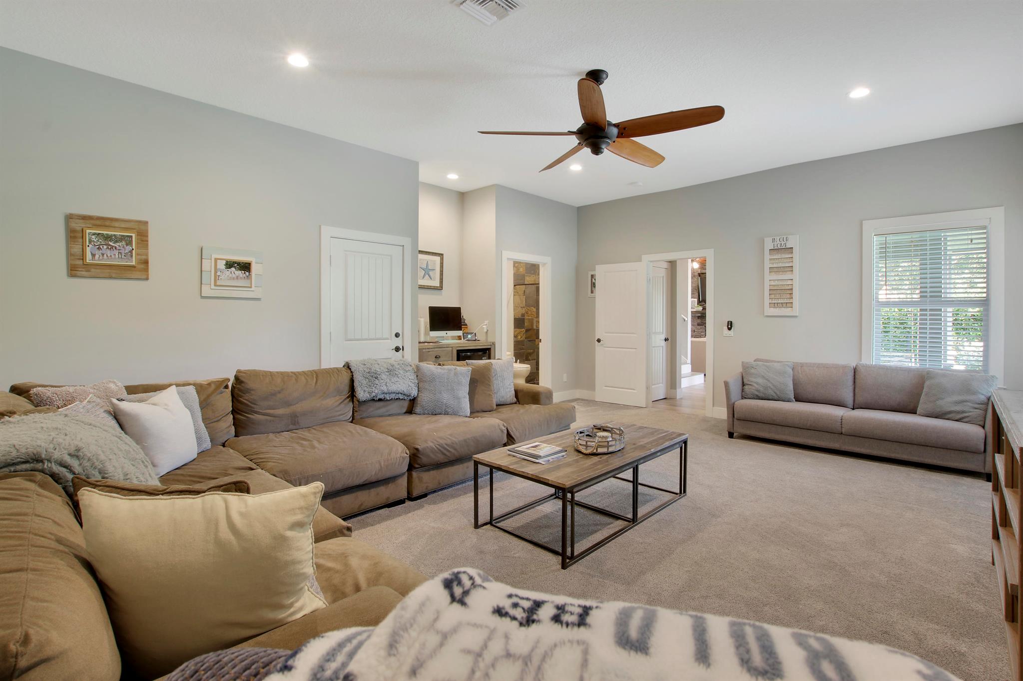 SQUARE LAKE - Residential