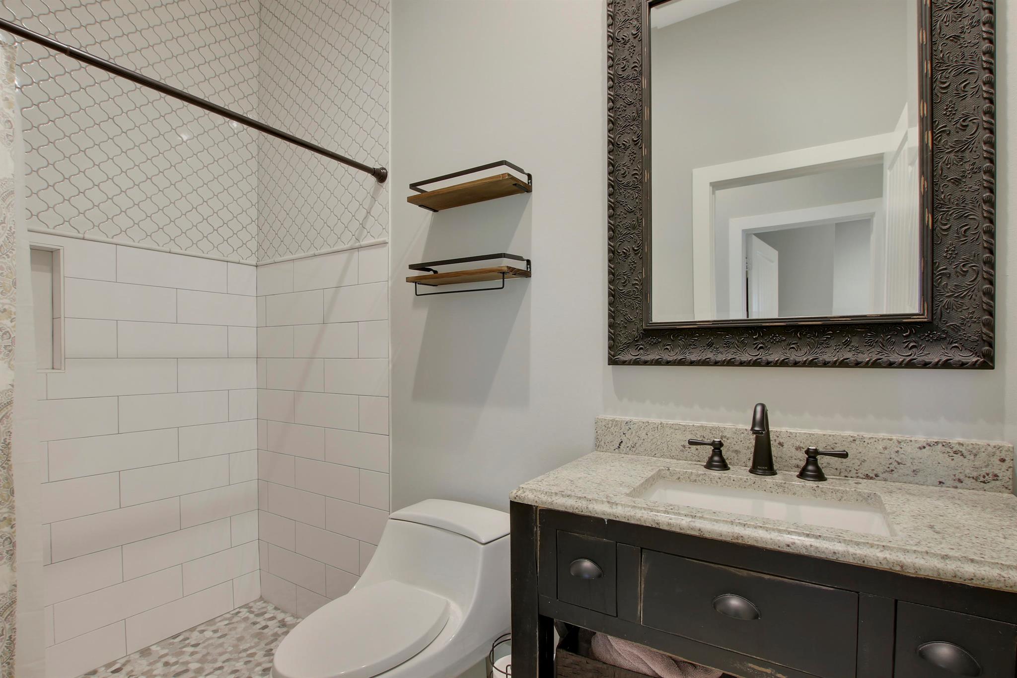 SQUARE LAKE - Residential