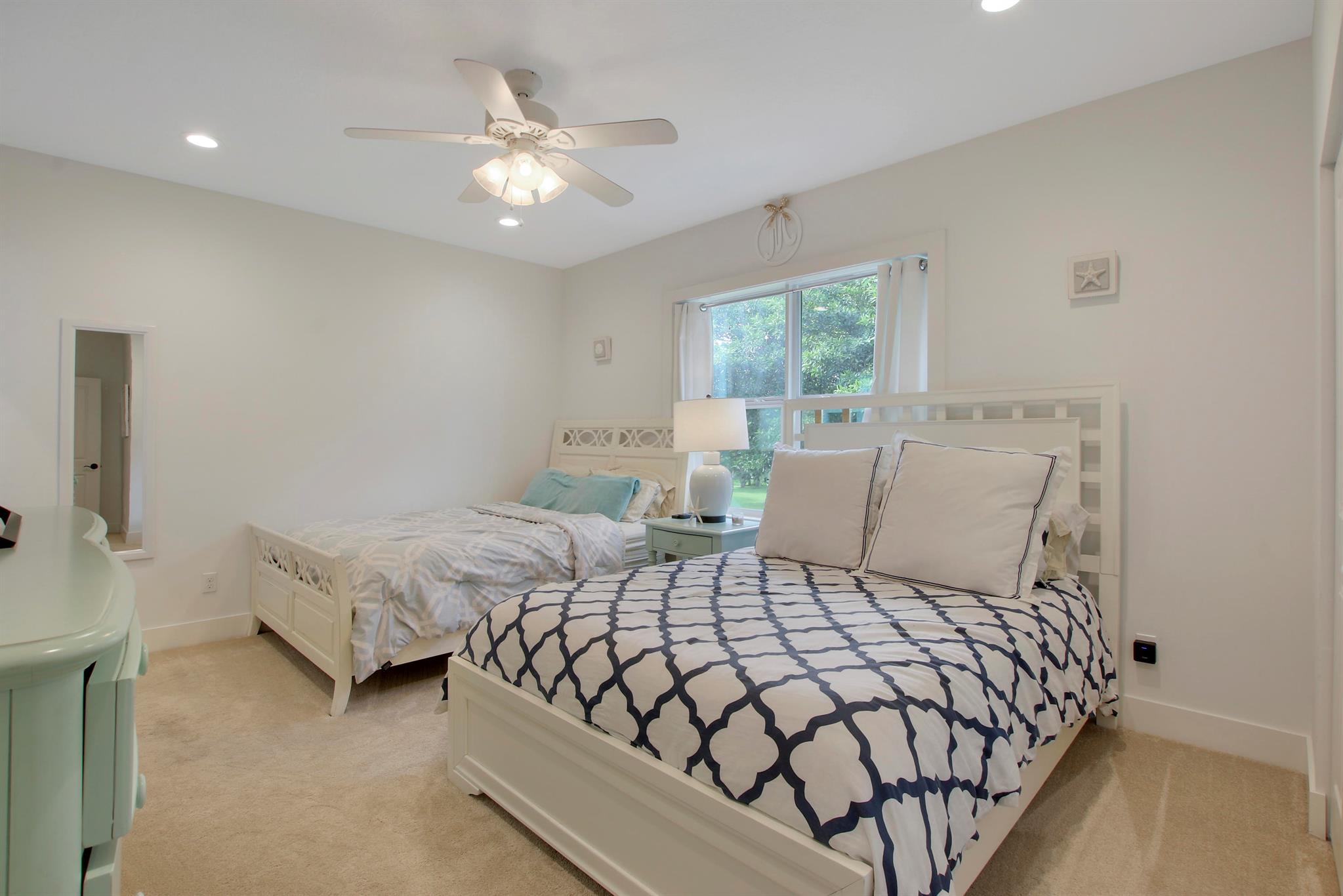 SQUARE LAKE - Residential