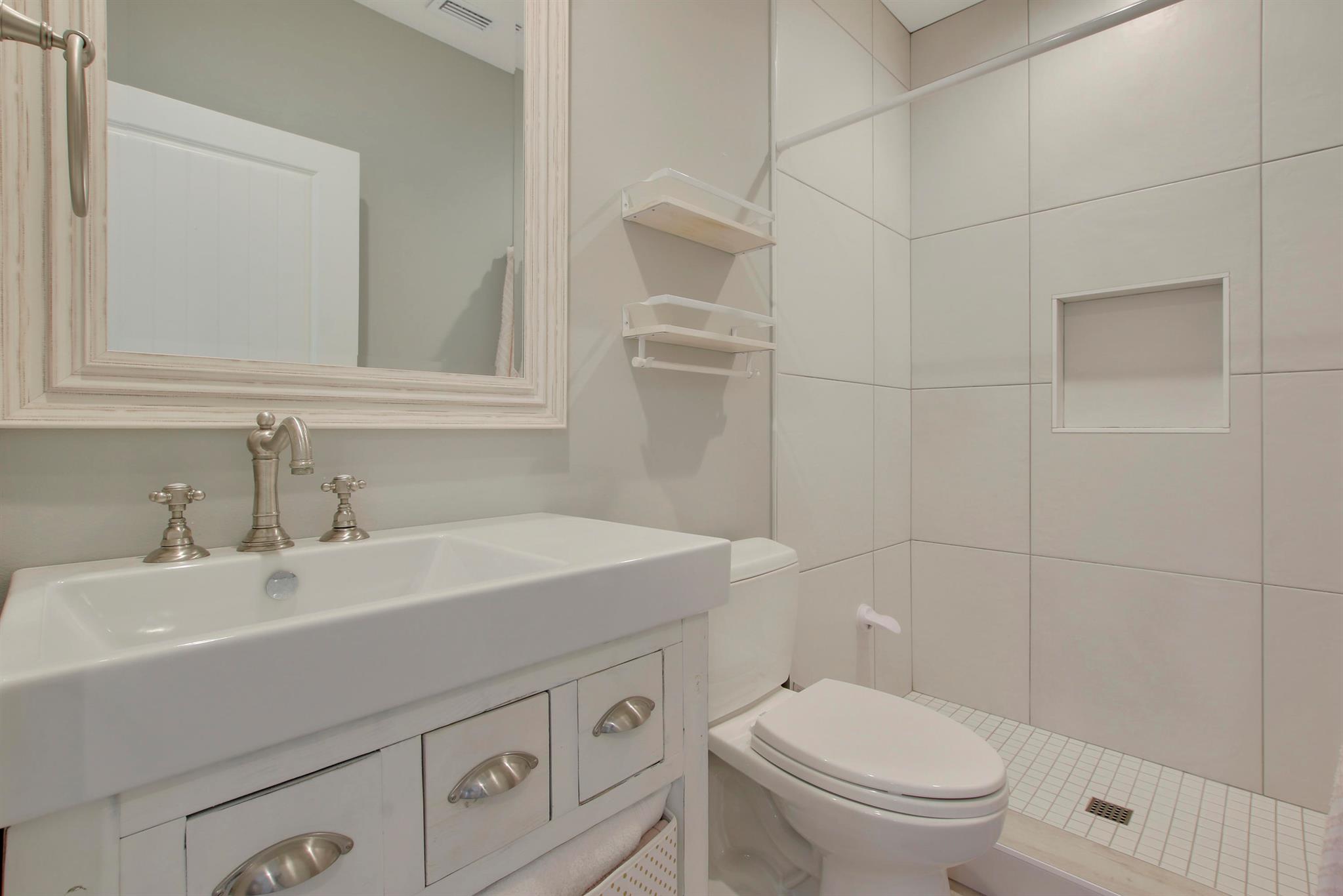 SQUARE LAKE - Residential