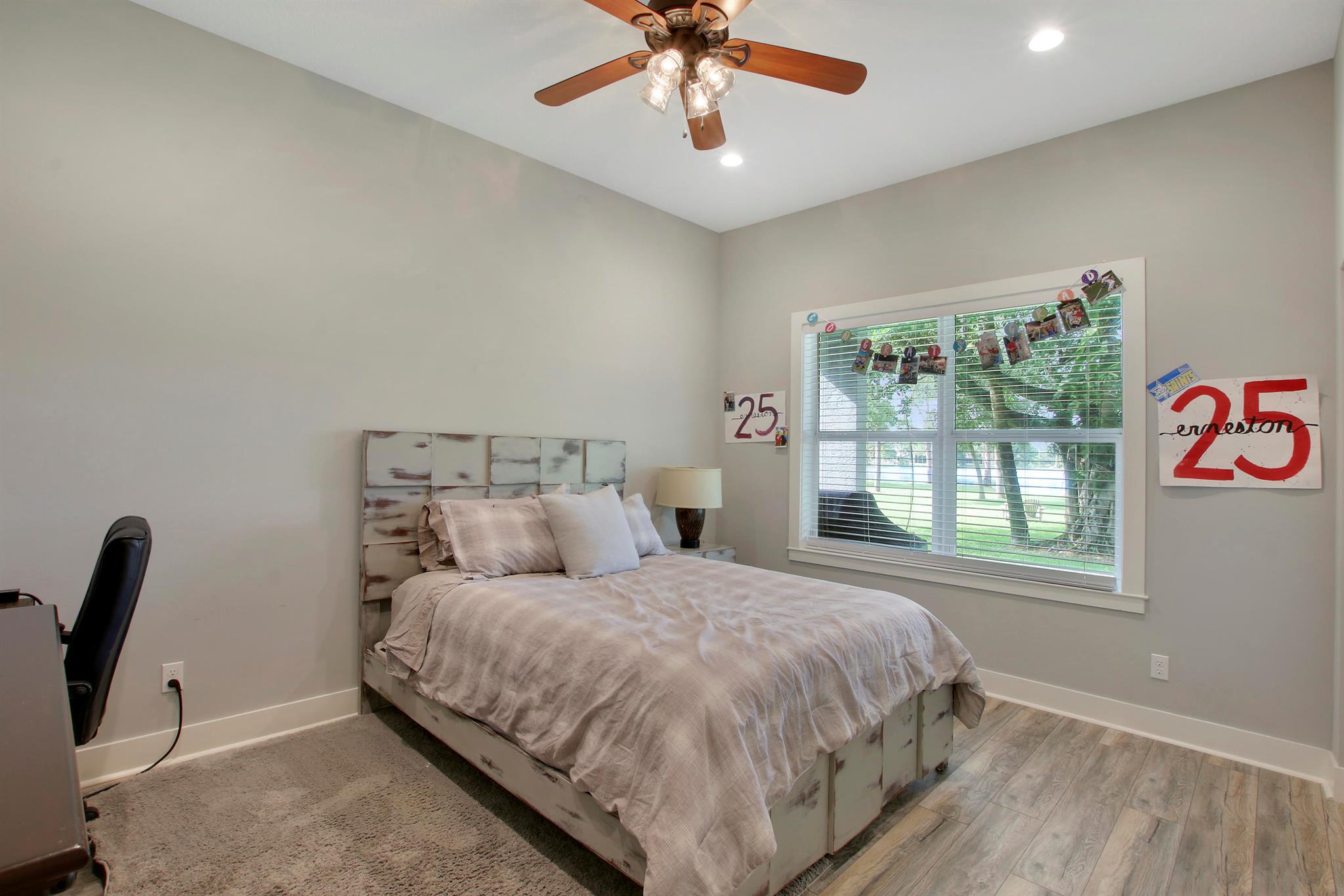 SQUARE LAKE - Residential