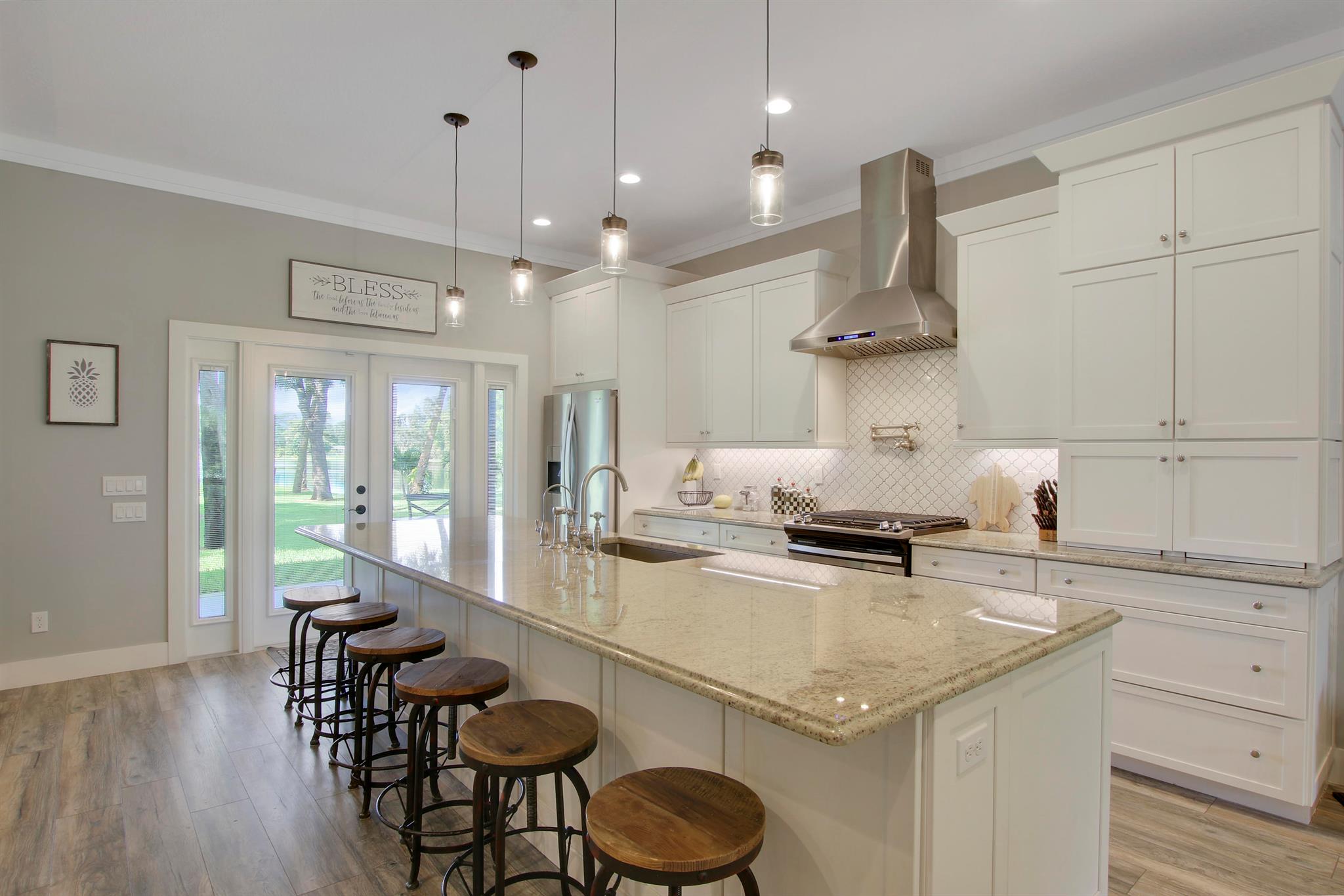 SQUARE LAKE - Residential