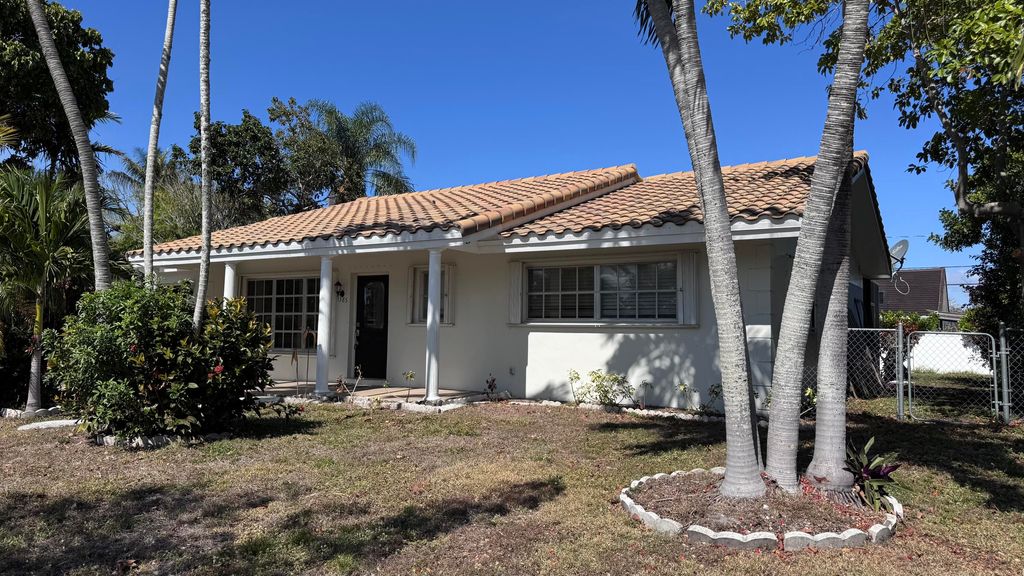 Photo of 1385 NW 6th Street, Boca Raton, FL 33486 (MLS # R11162228)