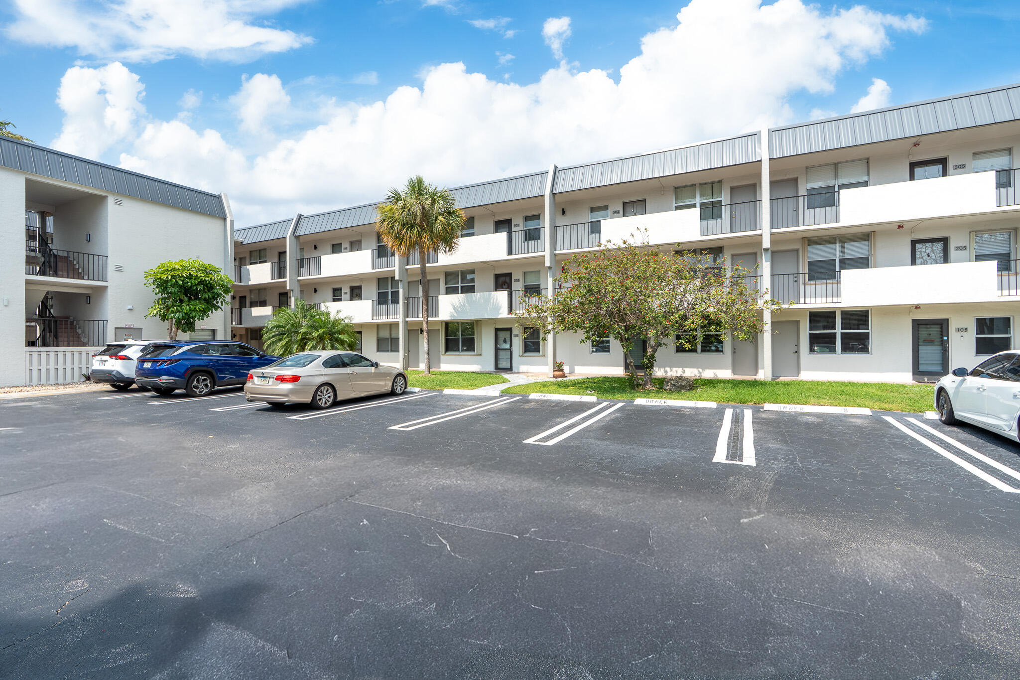Island Club - Residential
