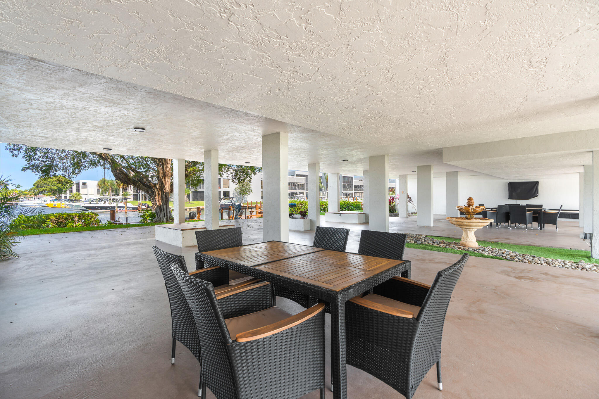 Island Club - Residential