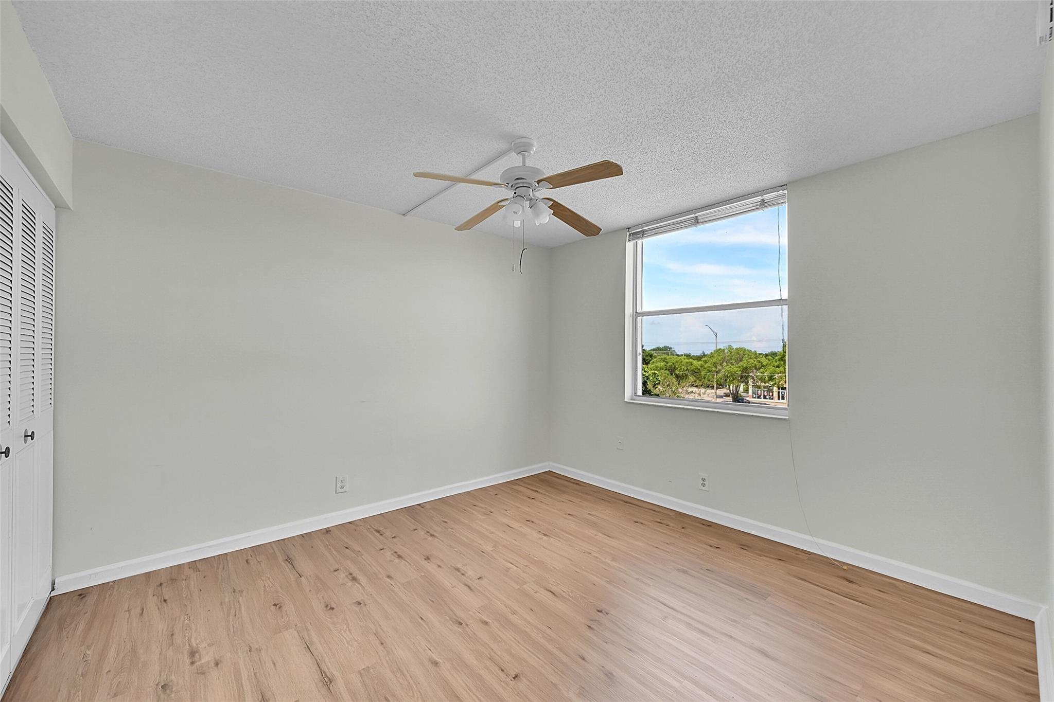 Palm Lakes Condo - Residential Lease