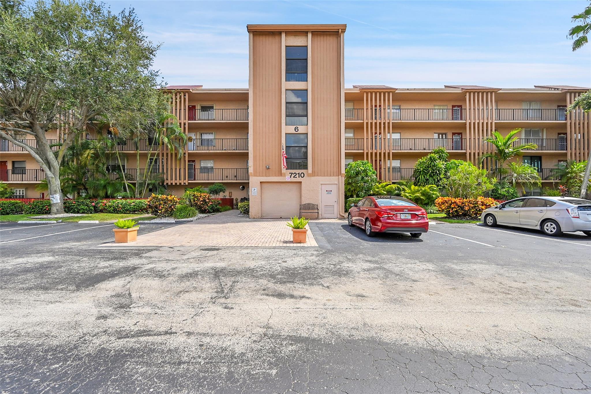 2/2 CONDO ON THE 4RD FLOOR IN A 55+ COMMUNITY. PRIVATE CORNER UNIT, BRIGHT, PLENTY OF NATURAL LIGHT, ACCORDIAN SHUTTERS AROUND THE PROPERTY, TITLE AND CARPET FLOORS, SPACIOUS LIVING AREA, BIG SIZE MASTER BEDROOM WITH WALKING CLOSET, SCREENED AND PRIVATE BALCONY, PEACEFUL VIEW, WASHER & DRYER INSIDE THE UNIT, ELEVATOR, TWO STORAGE ROOMS, TRASH SHUTE, WELL-KEPT COMMUNITY WITH GREAT AMMENITIES, TWO POOLS AND GAME ROOM. LOCATED BEHIND THE RECENTLY RENOVATED PLAZA, PUBLIX SUPERMARKET, WALGREENS, AND MANY STORES, CLOSE TO THE MAIN ROADS, CORAL SPRINGS MALL, GREAT RESTAURANTS AND MORE!!