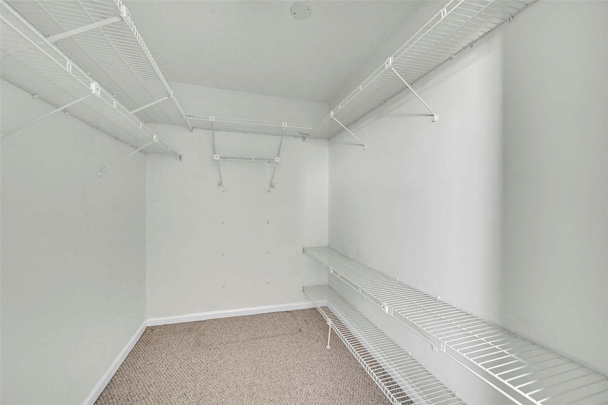 Palm Lakes Condo - Residential Lease