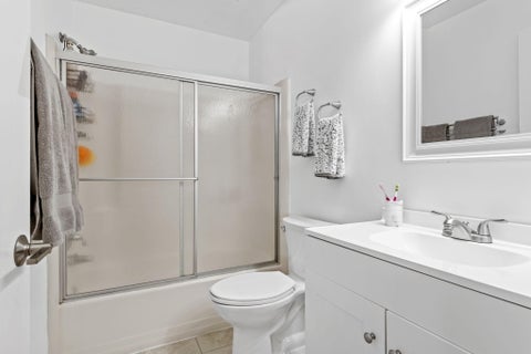 Tiny photo for 3900 NE 18th Avenue #40h, Oakland Park, FL 33334 (MLS # B26034487)