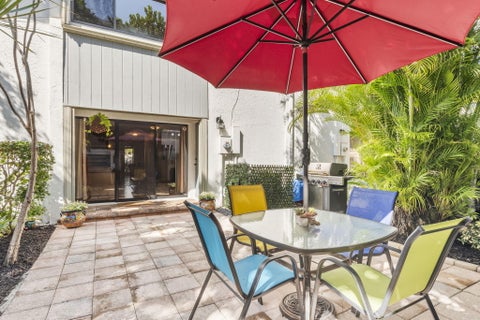 Tiny photo for 3900 NE 18th Avenue #40h, Oakland Park, FL 33334 (MLS # B26034487)