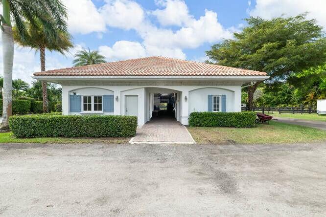 SADDLE TRAIL PARK OF WELLINGTON - Residential