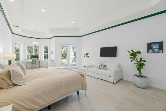 SADDLE TRAIL PARK OF WELLINGTON - Residential