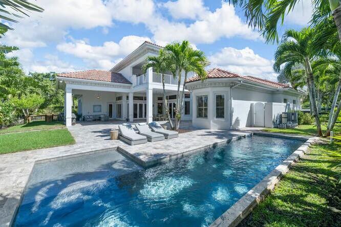 SADDLE TRAIL PARK OF WELLINGTON - Residential