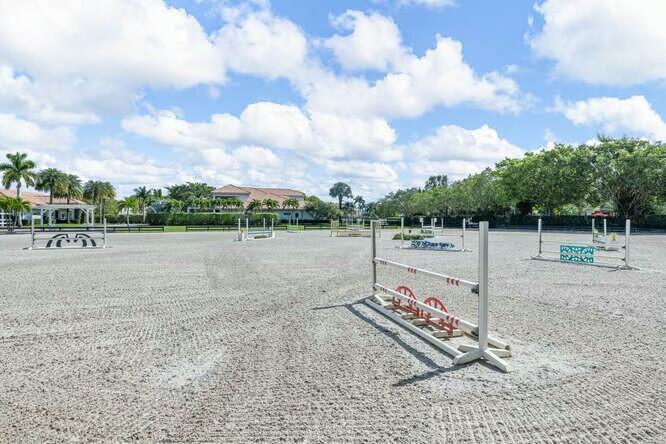 SADDLE TRAIL PARK OF WELLINGTON - Residential