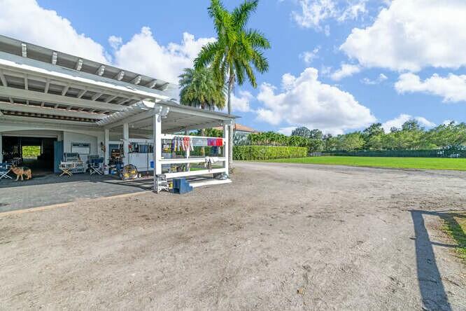 SADDLE TRAIL PARK OF WELLINGTON - Residential