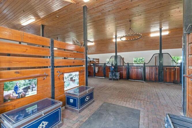 SADDLE TRAIL PARK OF WELLINGTON - Residential