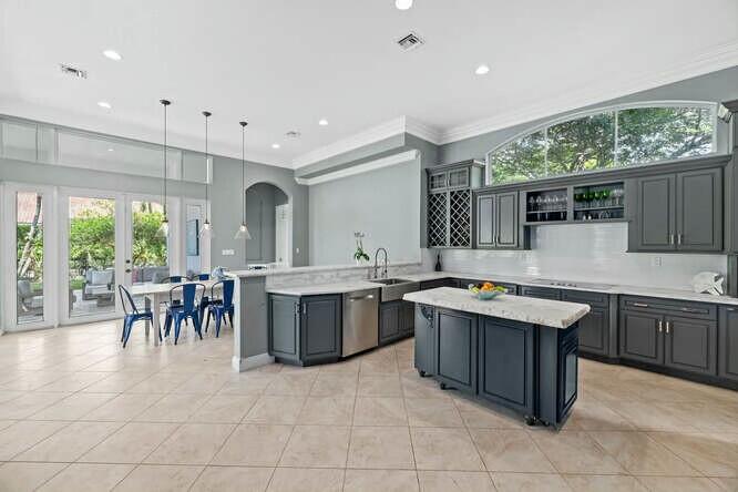 SADDLE TRAIL PARK OF WELLINGTON - Residential