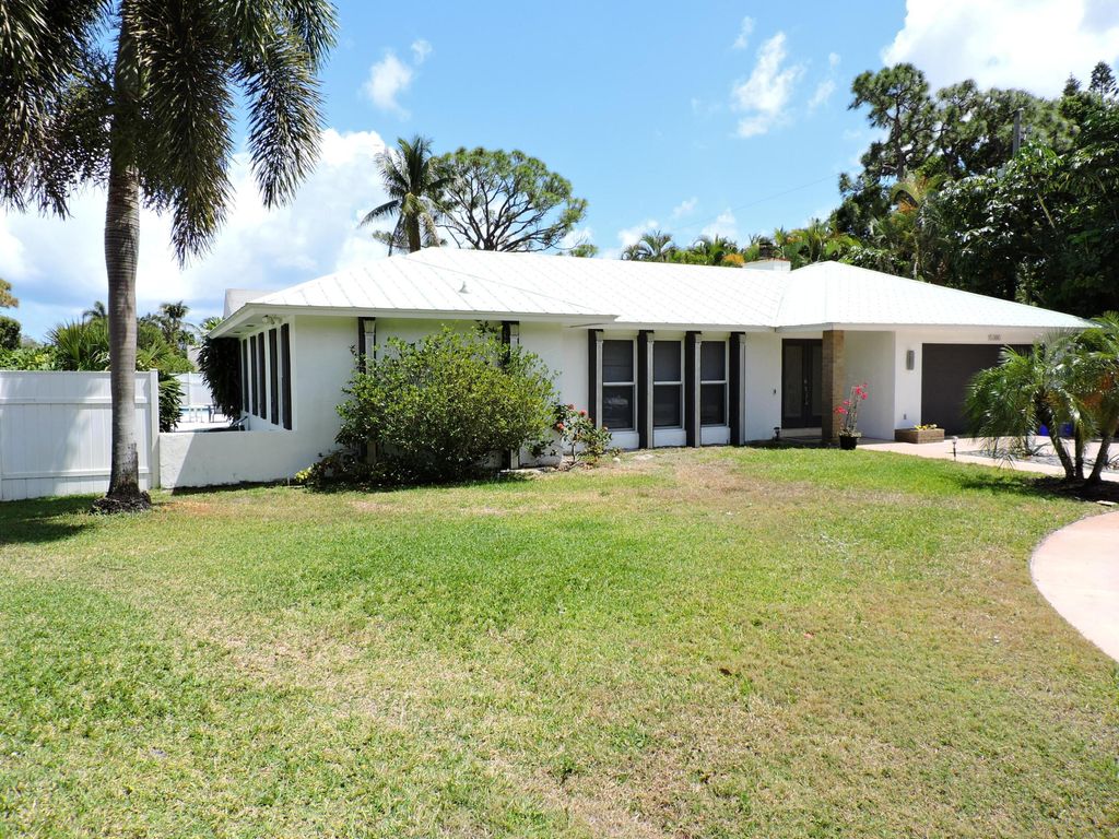 Photo of 15380 Palmwood Road, Palm Beach Gardens, FL 33410 (MLS # R10880119)
