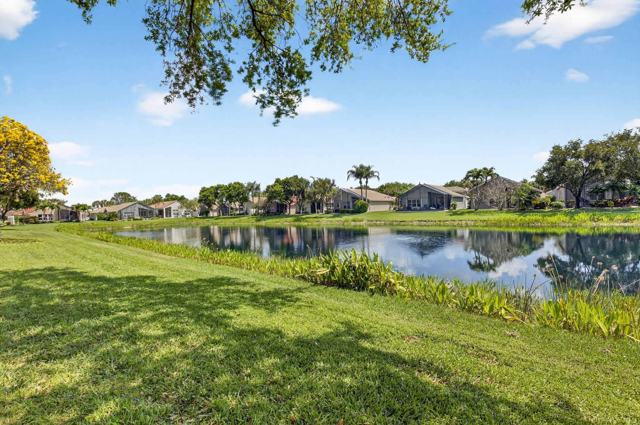 VALENCIA FALLS - Residential