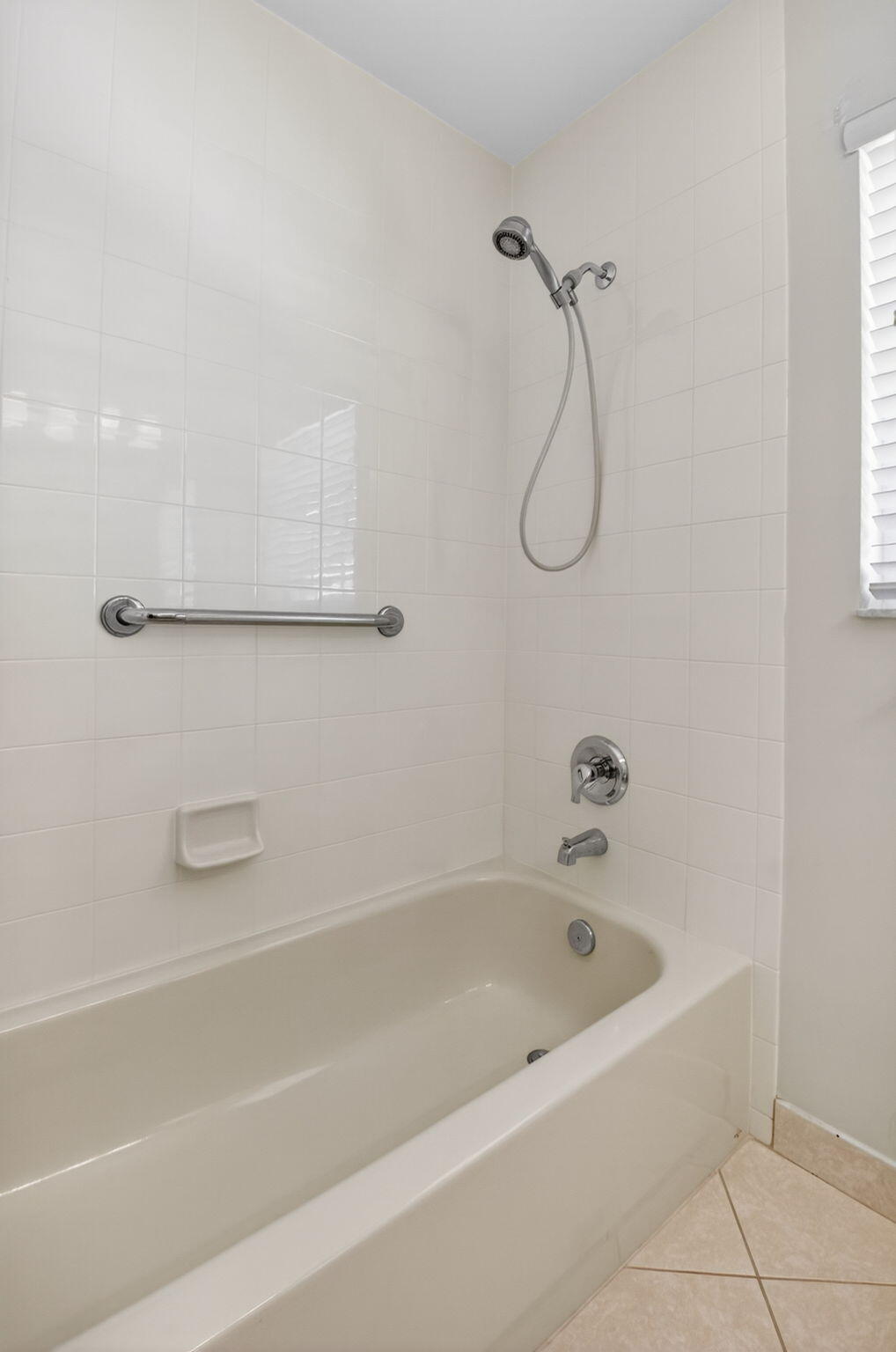 VALENCIA FALLS - Residential