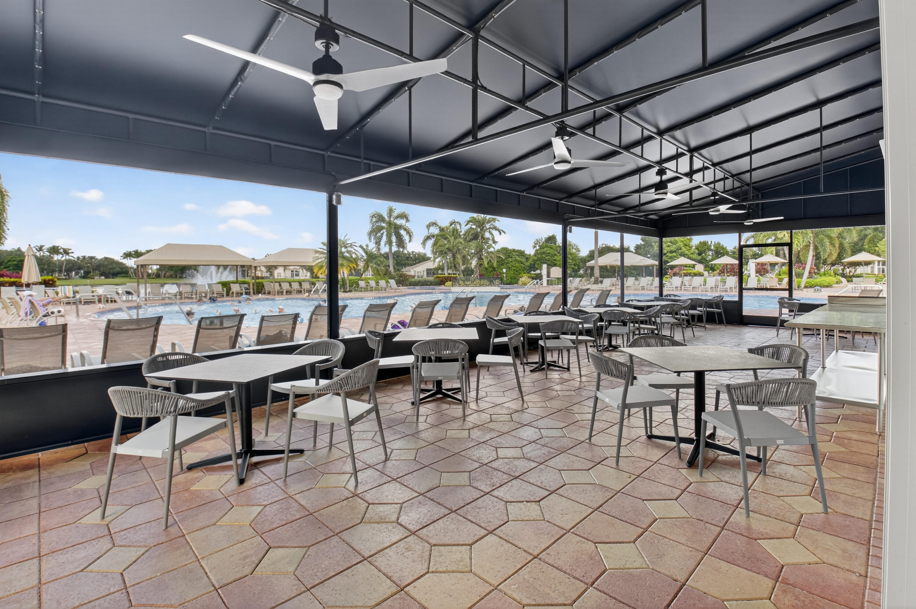 VALENCIA FALLS - Residential