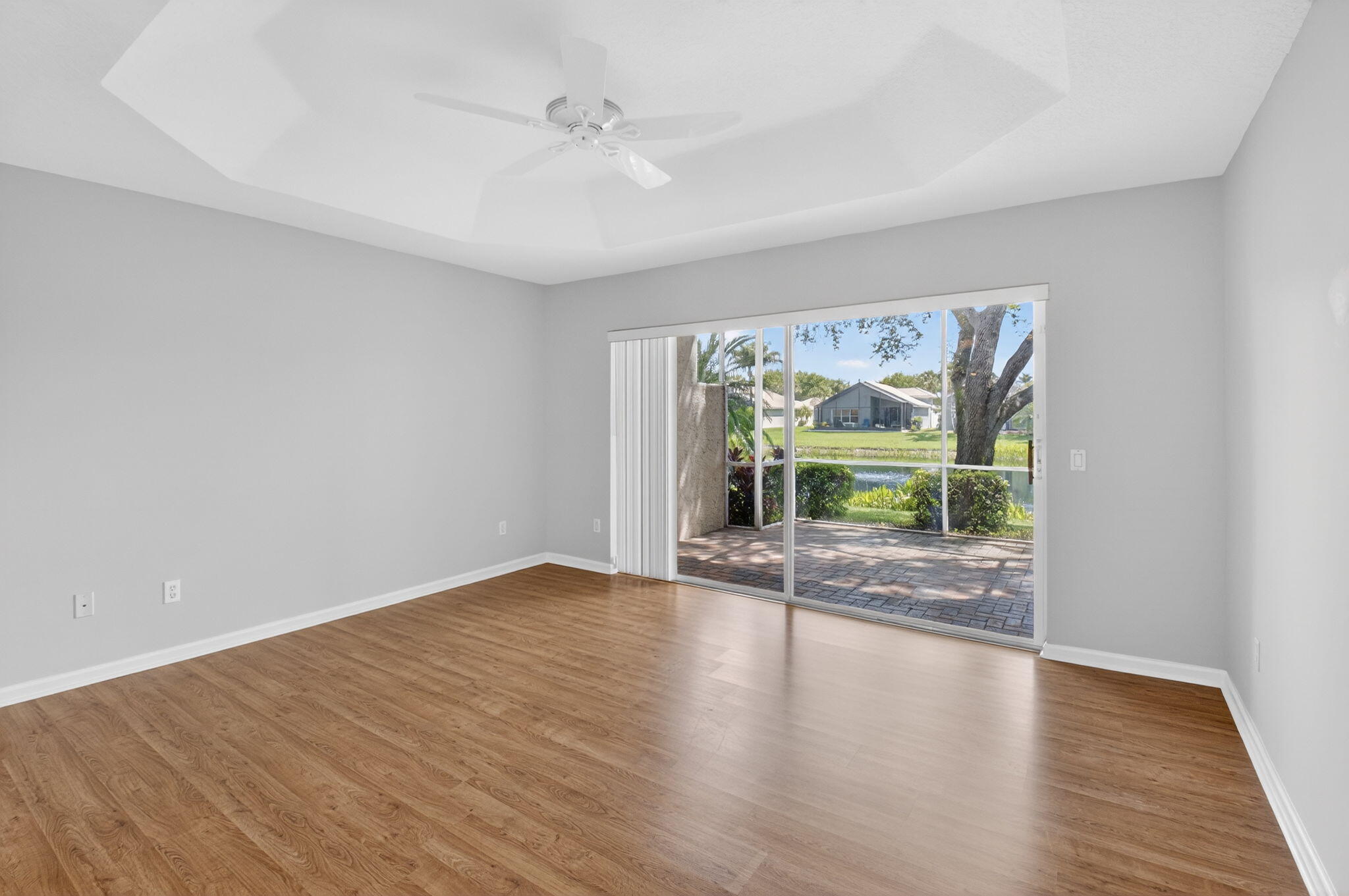 VALENCIA FALLS - Residential