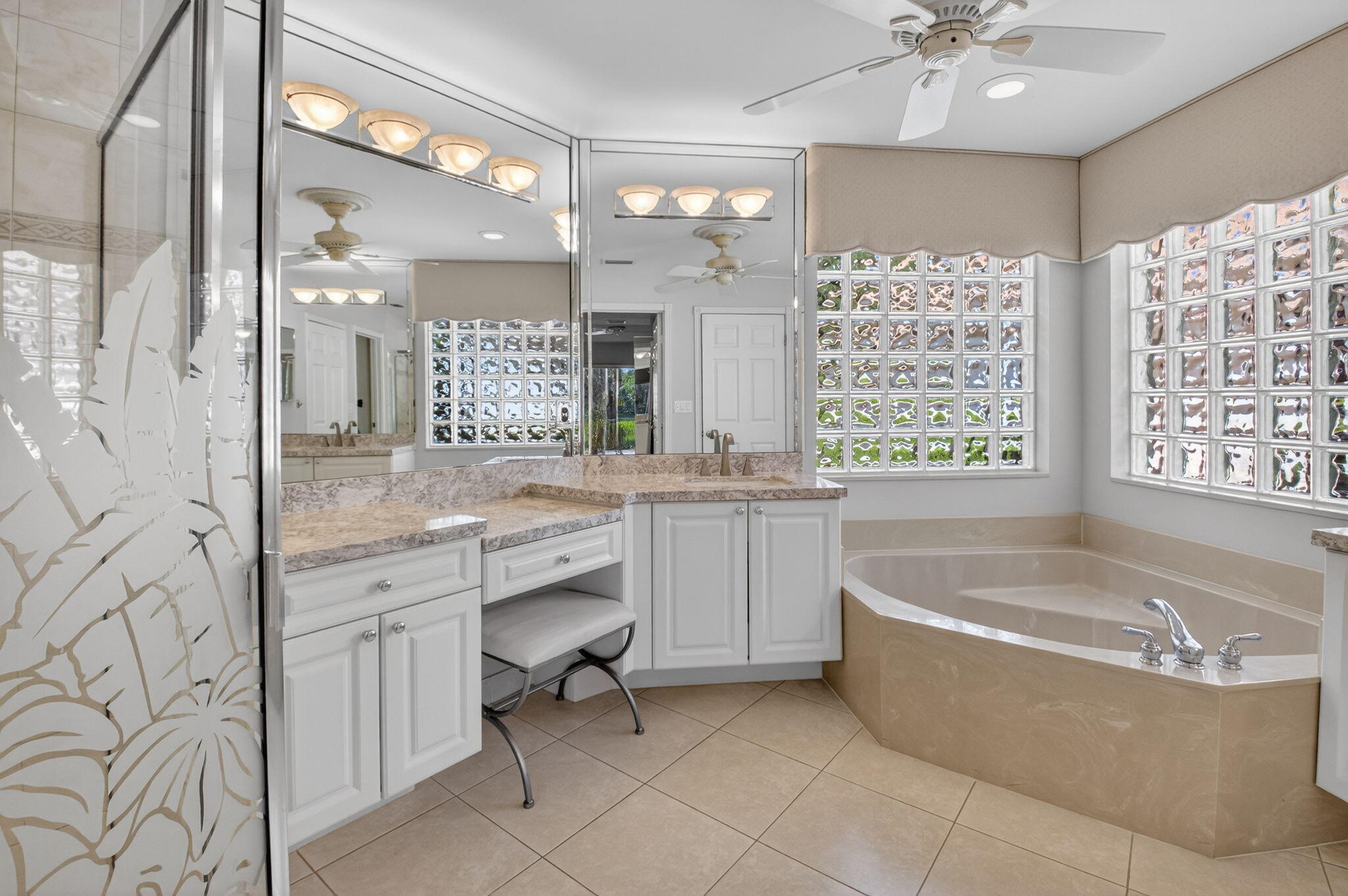 VALENCIA FALLS - Residential