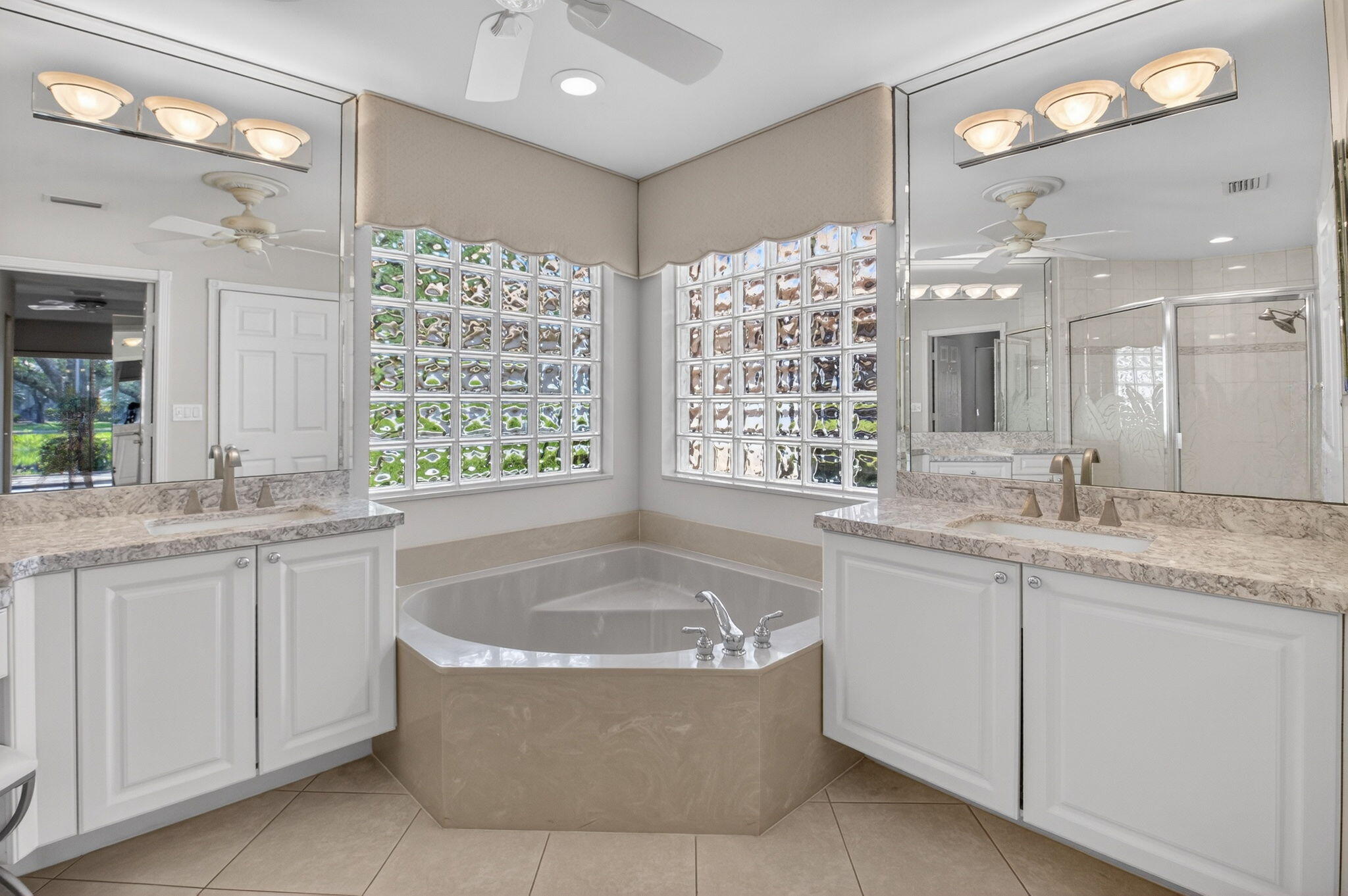 VALENCIA FALLS - Residential