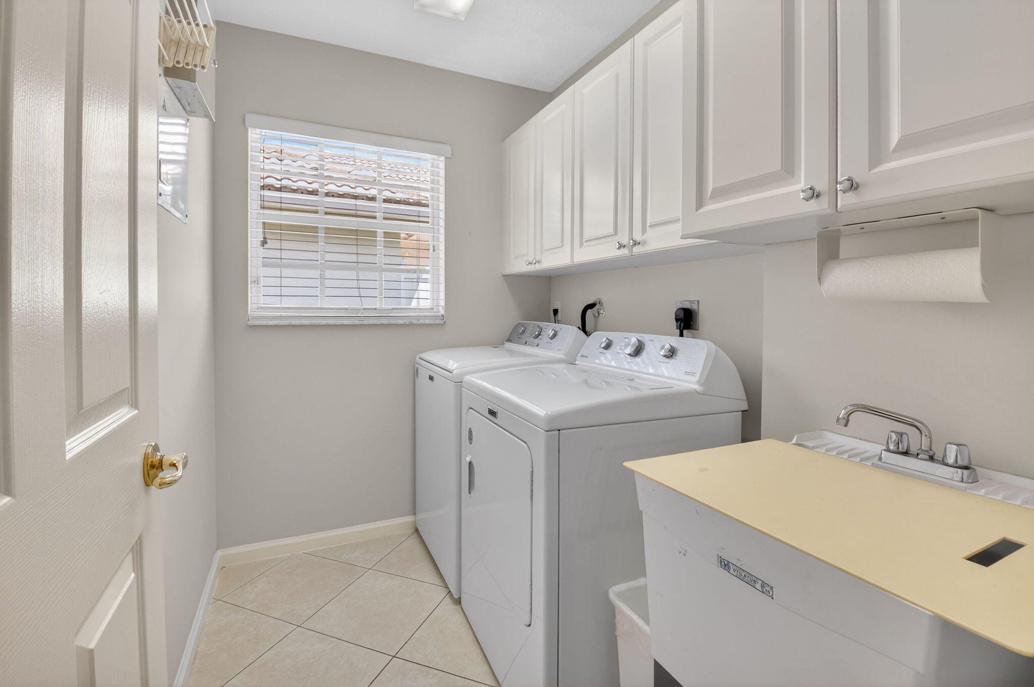 VALENCIA FALLS - Residential