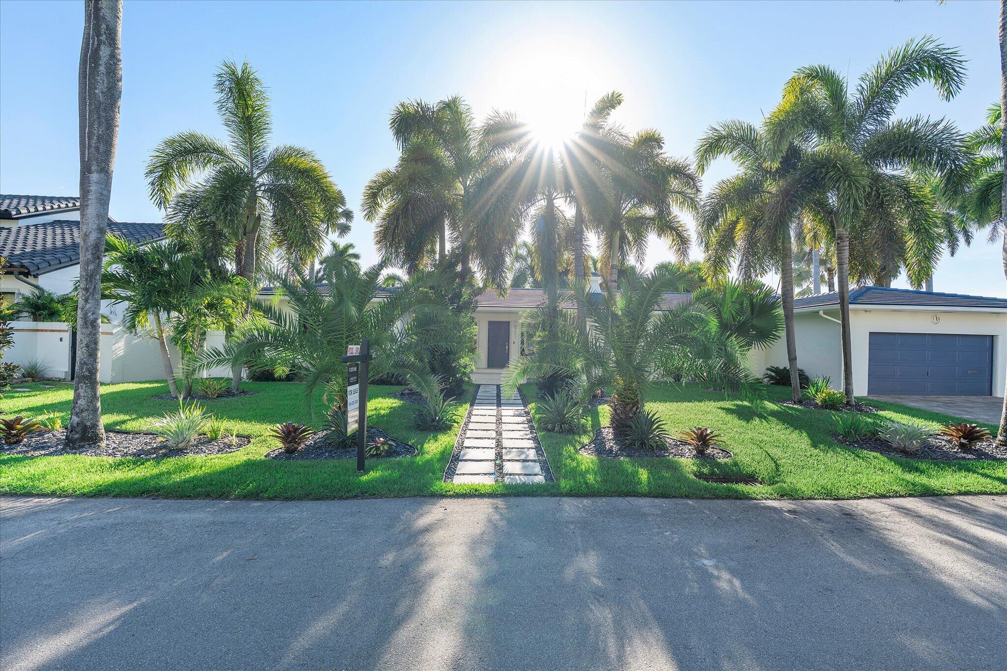 207 Royal Palm Drive, Fort Lauderdale, FL, 33301/$34,995 2 207 Royal Palm Drive