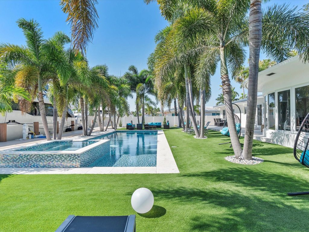 Photo of 207 Royal Palm Drive, Fort Lauderdale, FL 33301 (MLS # B26024827)