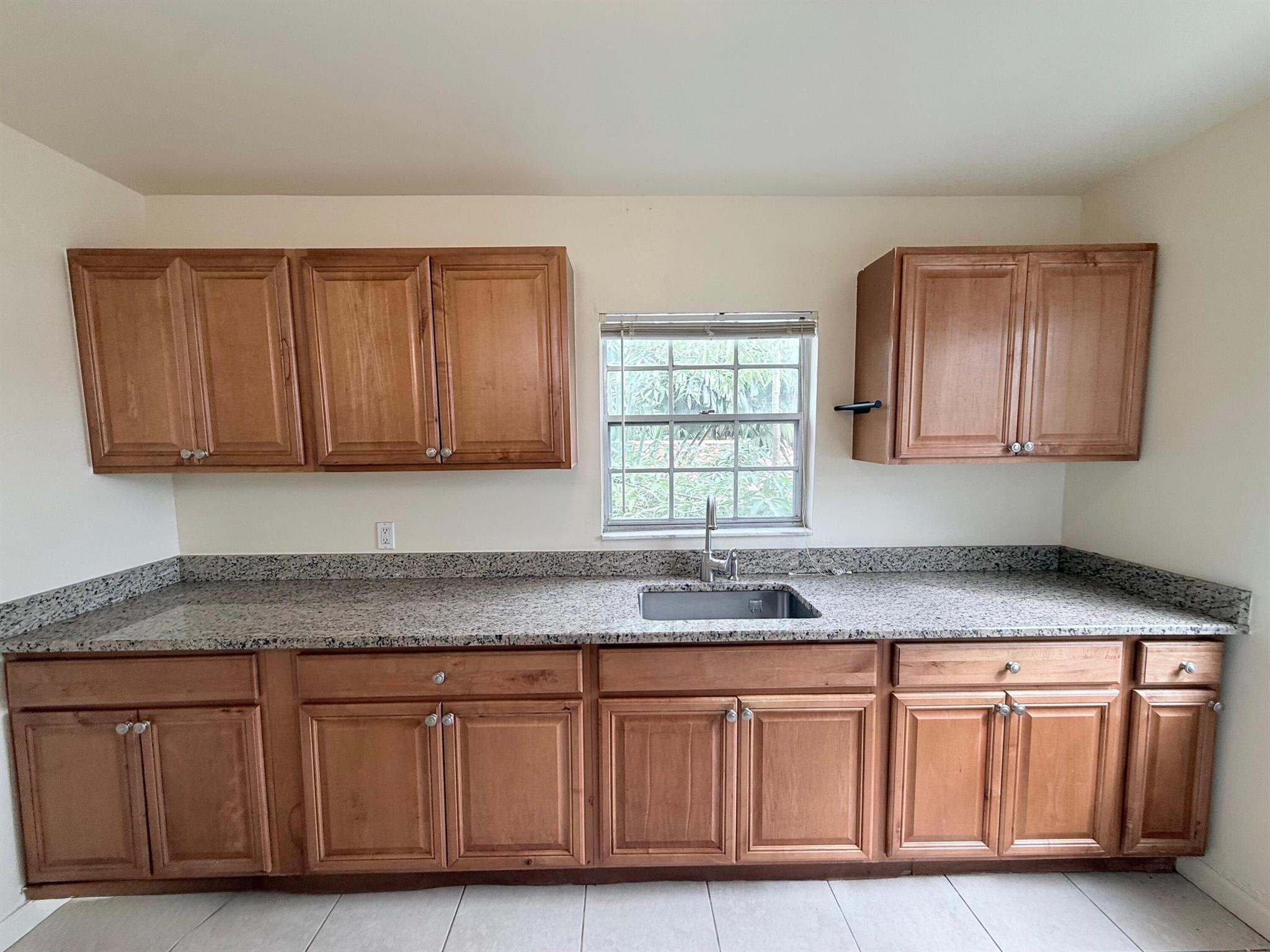 LAKE WORTH TOWN OF - Residential Lease
