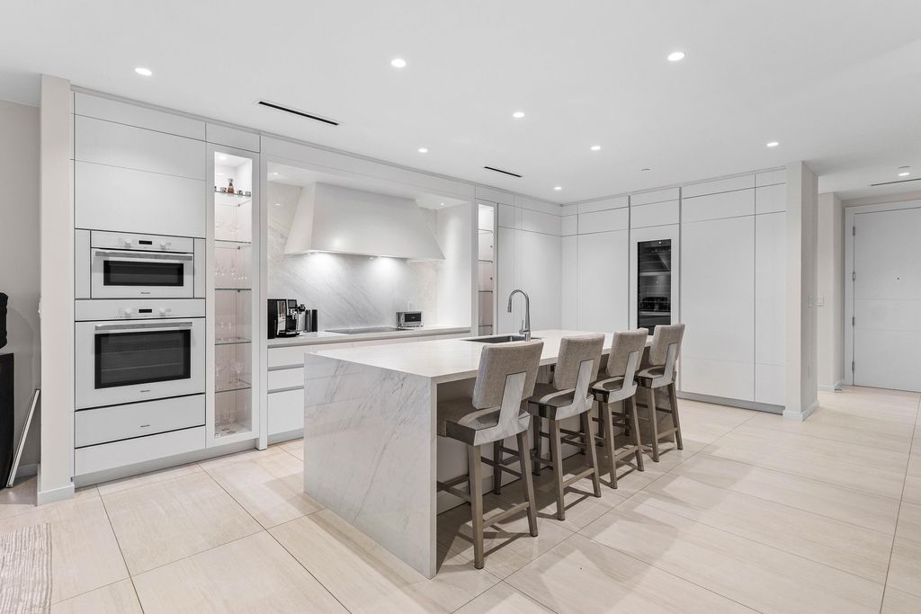 Photo of 200 SE Mizner Boulevard #707, Boca Raton, FL 33432 (MLS # R11158419)