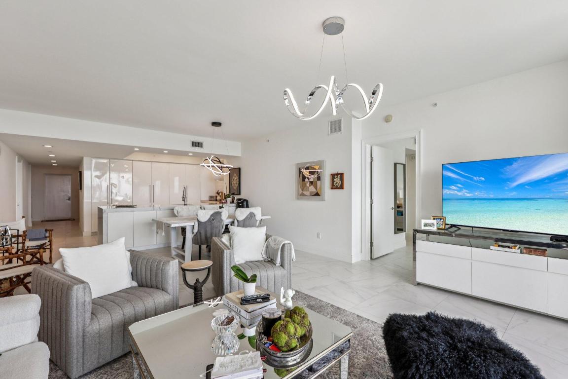 2640 Lake Shore Drive 2008