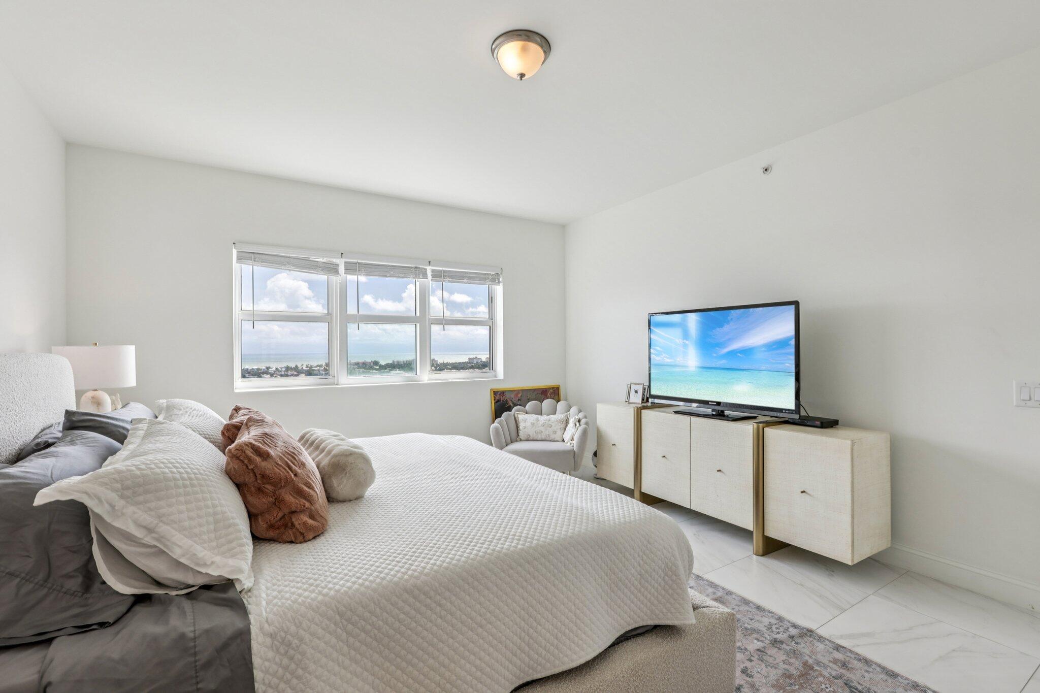 MARINA GRANDE RIVIERA BEA - Residential