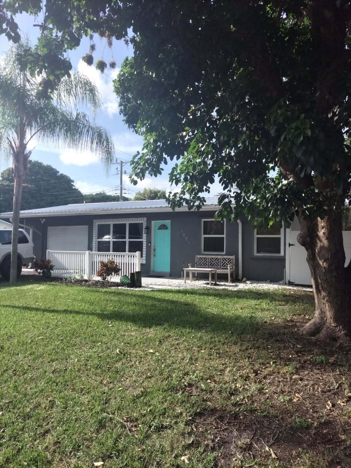 1521 NE 32ND Court