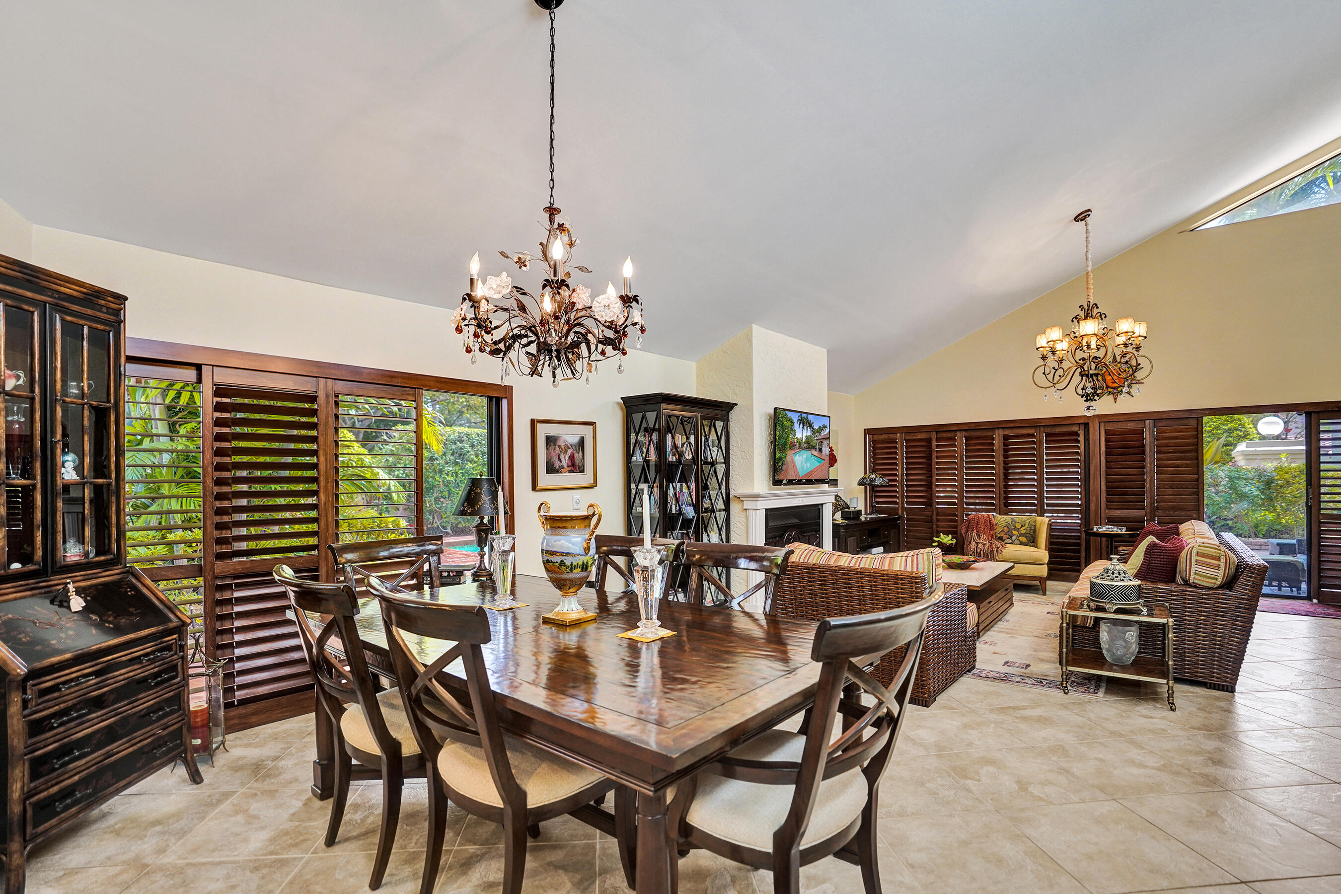VILLA DESTE CONDO - Residential