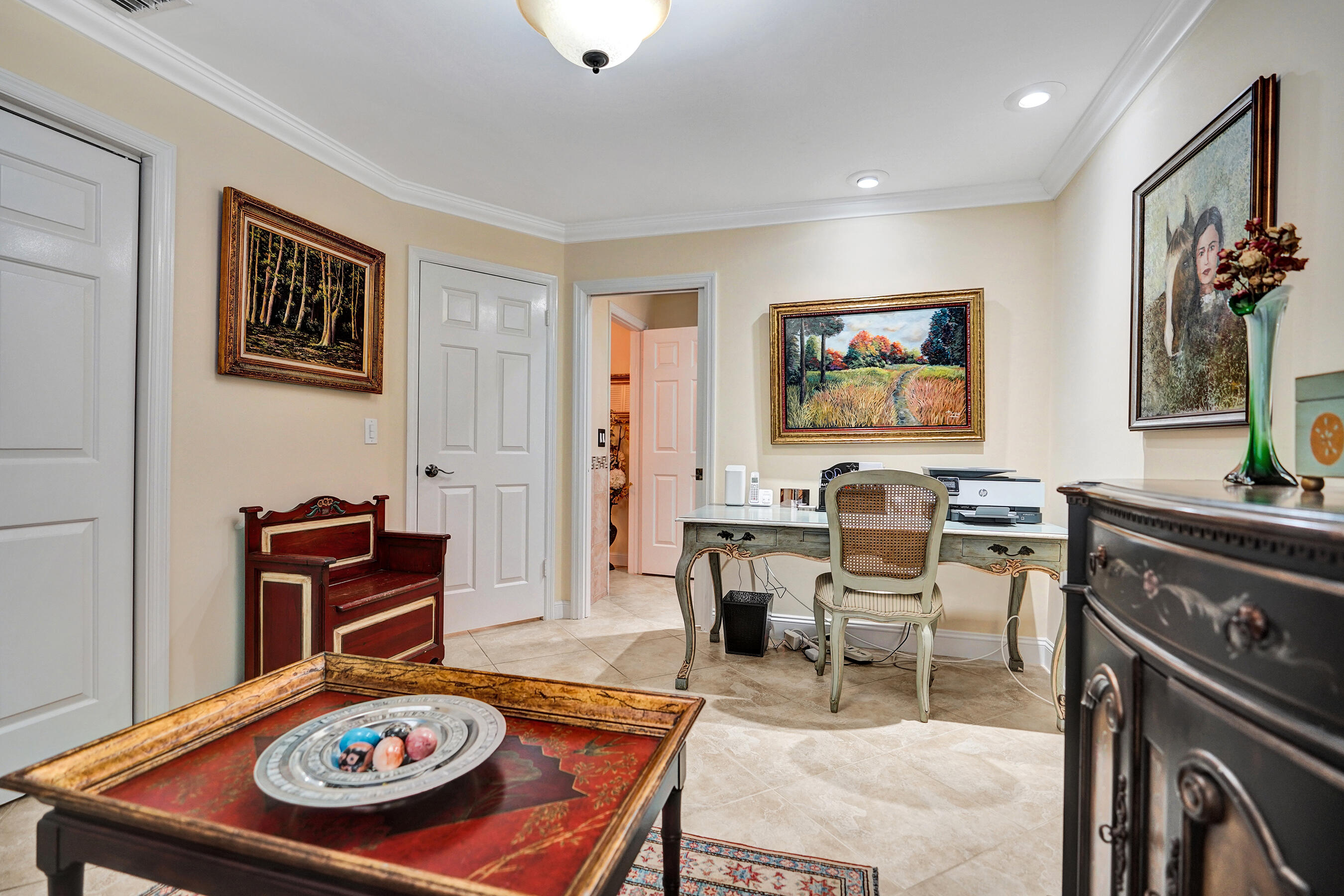VILLA DESTE CONDO - Residential