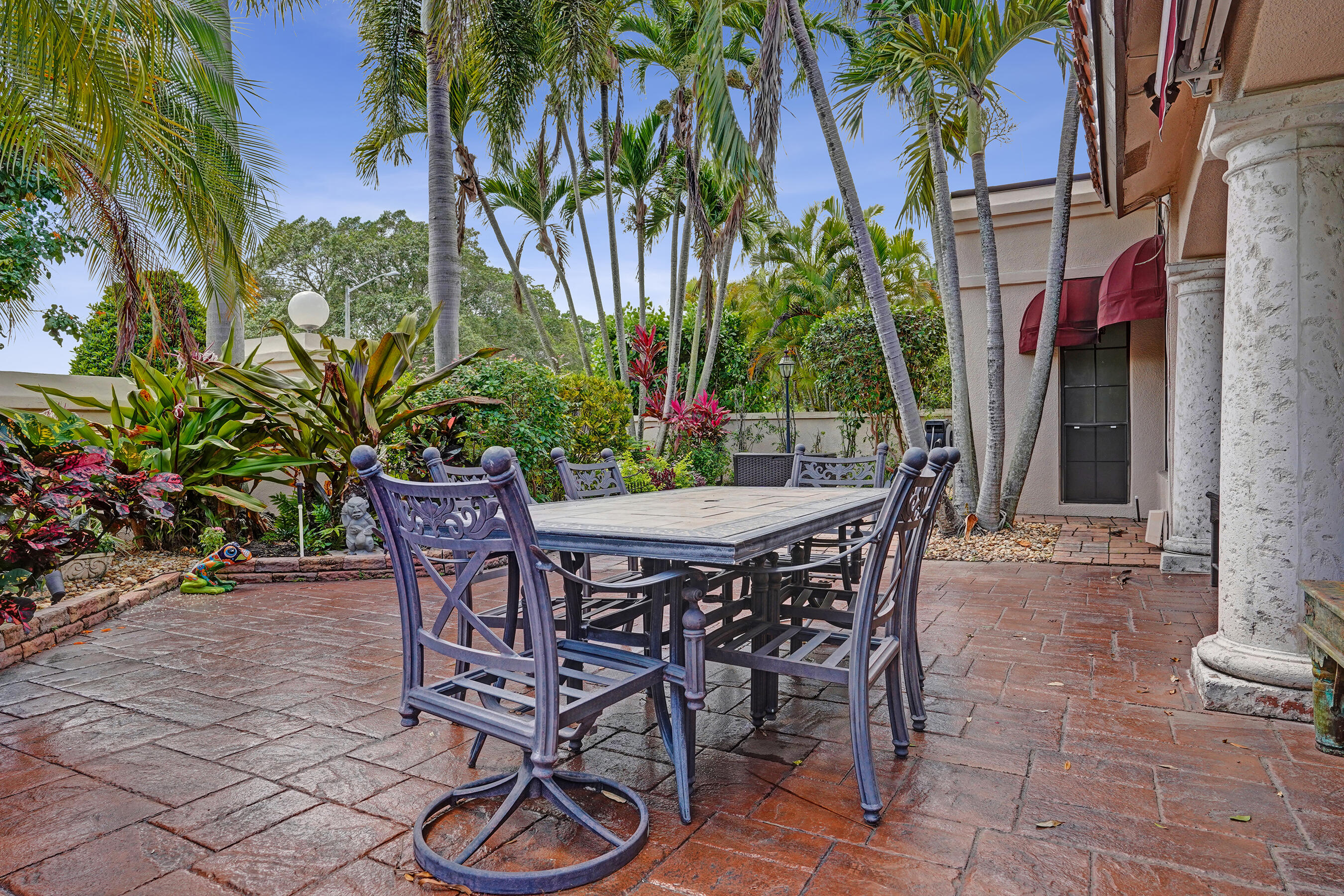 VILLA DESTE CONDO - Residential