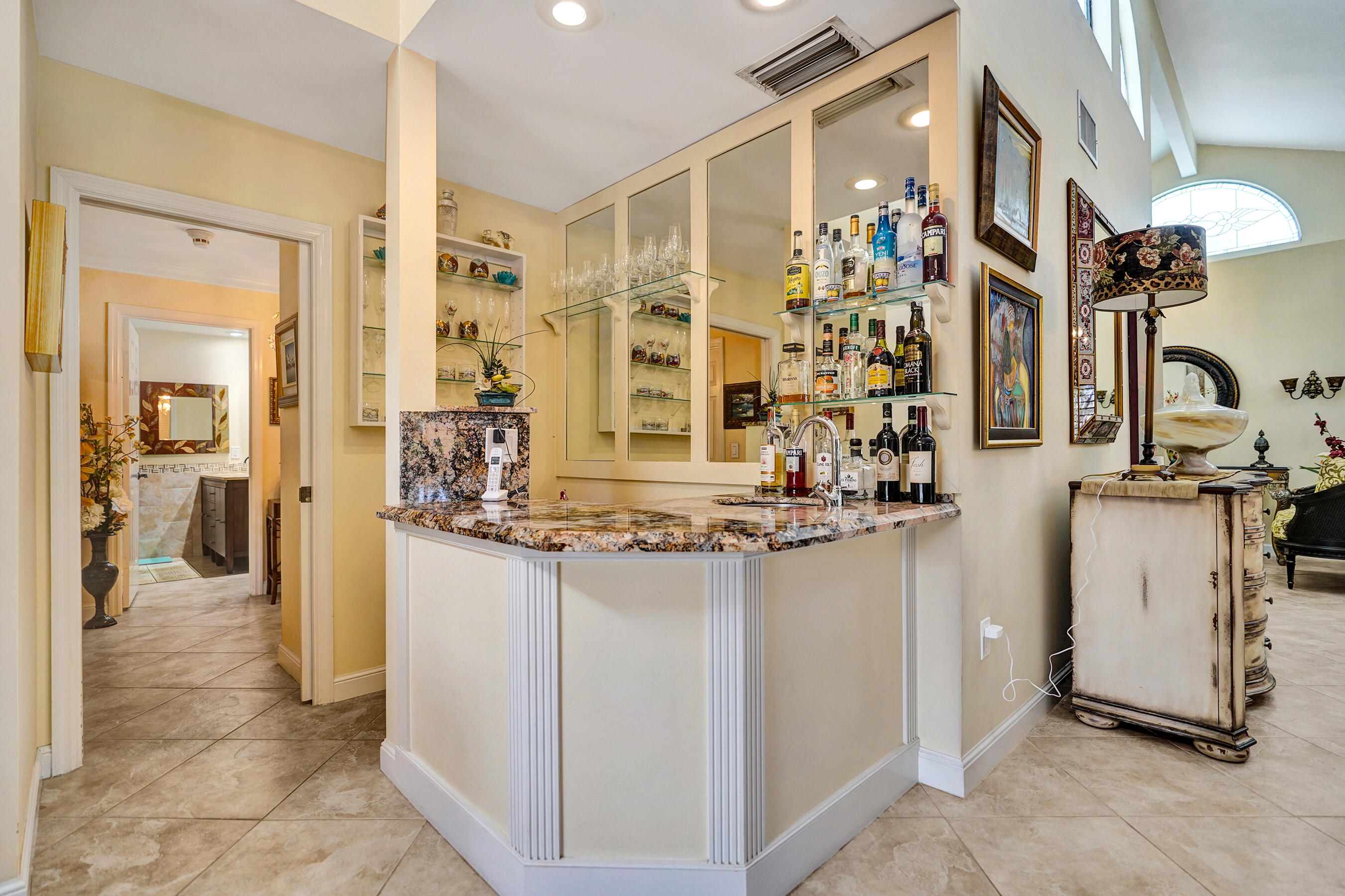 VILLA DESTE CONDO - Residential